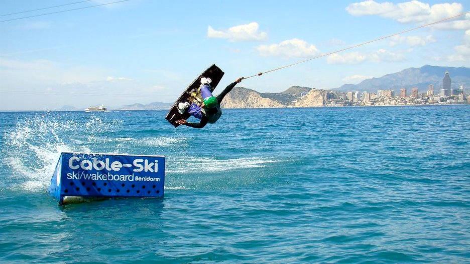 Cable Ski, una forma de practicar esquí náutico