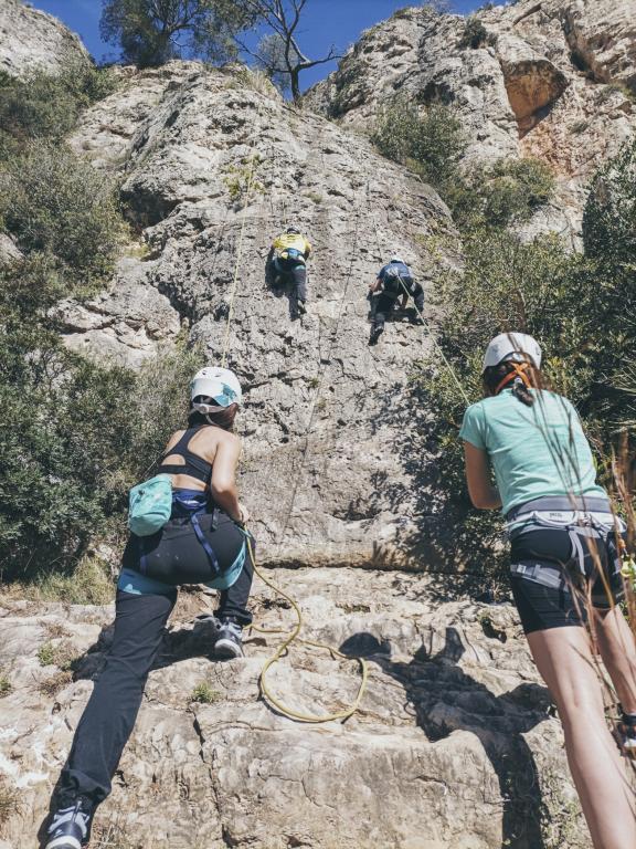 Bautismo de escalada en la naturaleza
