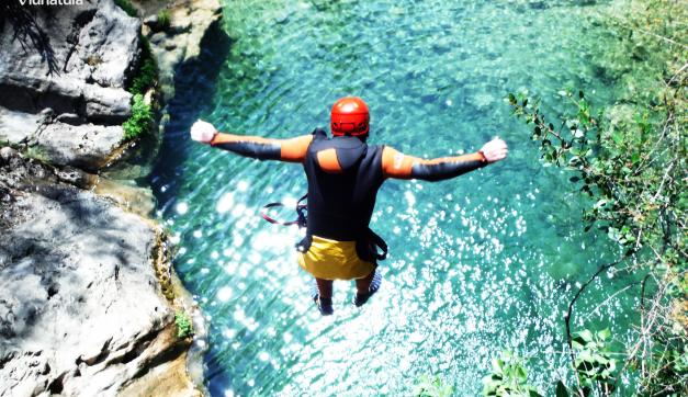 ¡Lánzate a la aventura del barranquismo acuático! 