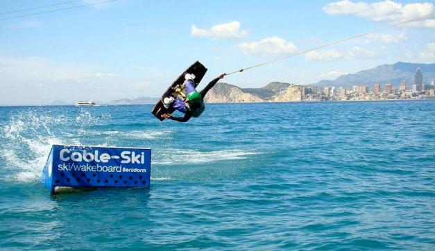 Cable Ski, una forma de practicar esquí náutico
